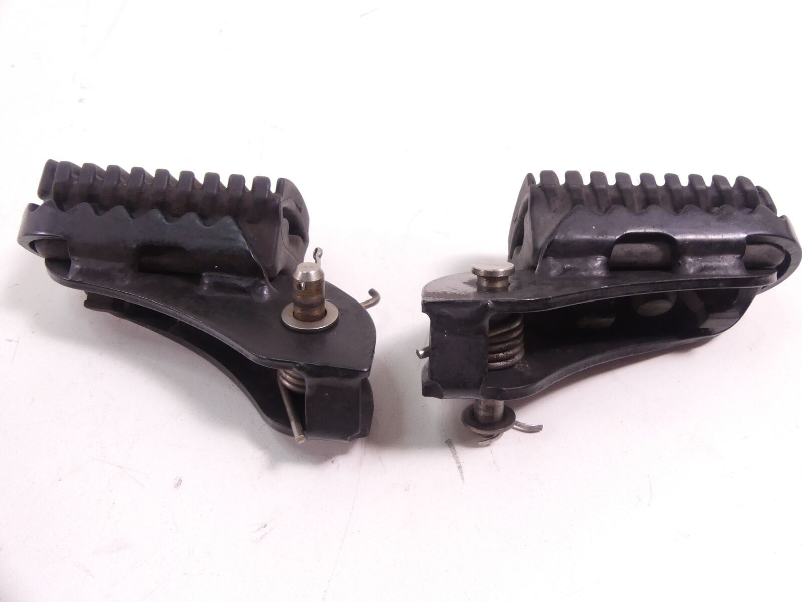 2010 BMW F800GS K72 Front Rider Left Right Footpeg Foot Peg Set 46717701199 {{ shop.shopifyCountryName }} - Mototech271