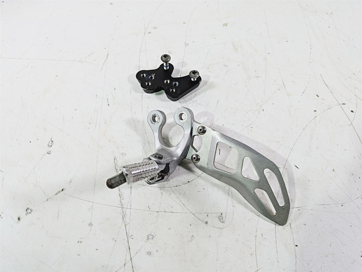 2016 Suzuki GSXR1000 Left Front Rider Driver Foot Peg & Mount 43521-47H20 {{ shop.shopifyCountryName }} - Mototech271