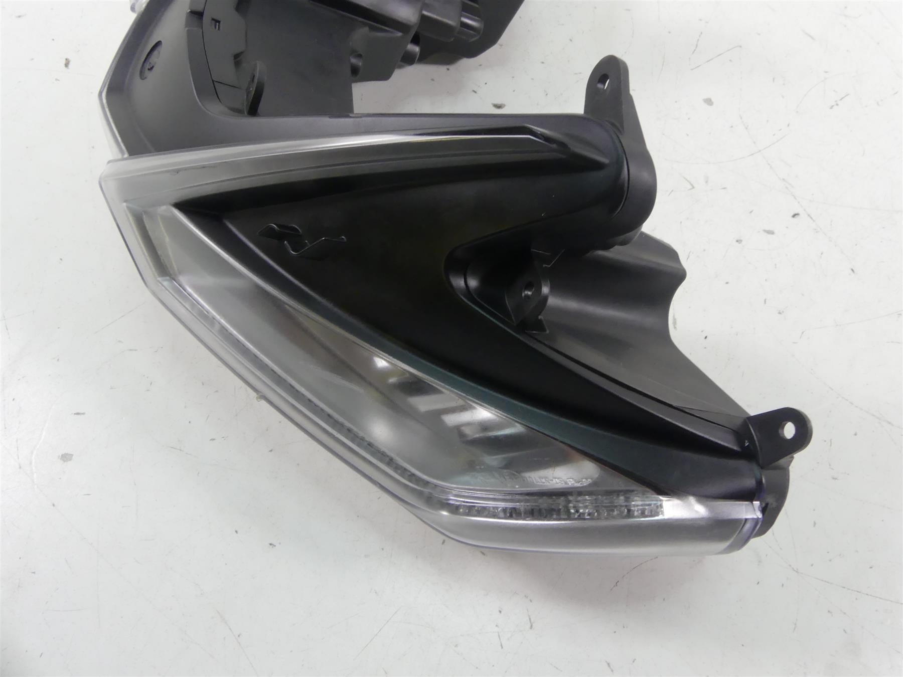 2021 Aprilia RS 660 Head Light Headlight Lamp Lens 2D000465 {{ shop.shopifyCountryName }} - Mototech271