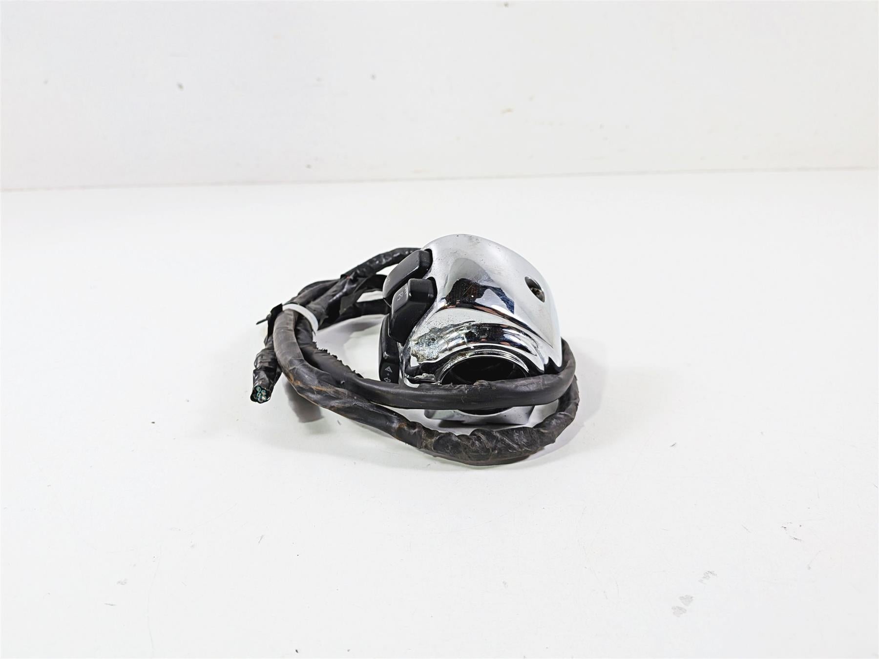 2001 Harley FLHRCI Road King Right Hand Control Switch - Read 71684-06A {{ shop.shopifyCountryName }} - Mototech271