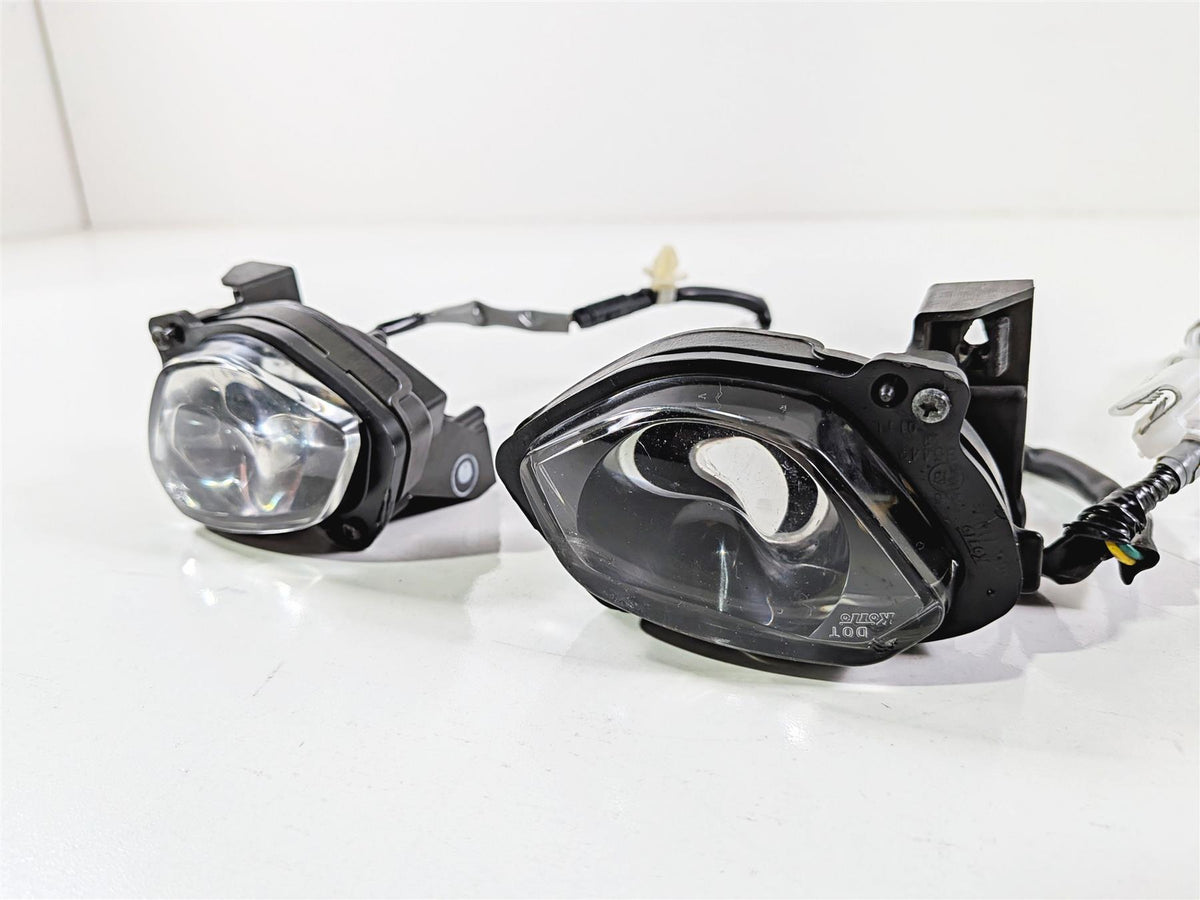 2024 Yamaha YZF R1 RN65 Headlight Head Lamp Lens & Module Set B3L-84300-00-00 {{ shop.shopifyCountryName }} - Mototech271