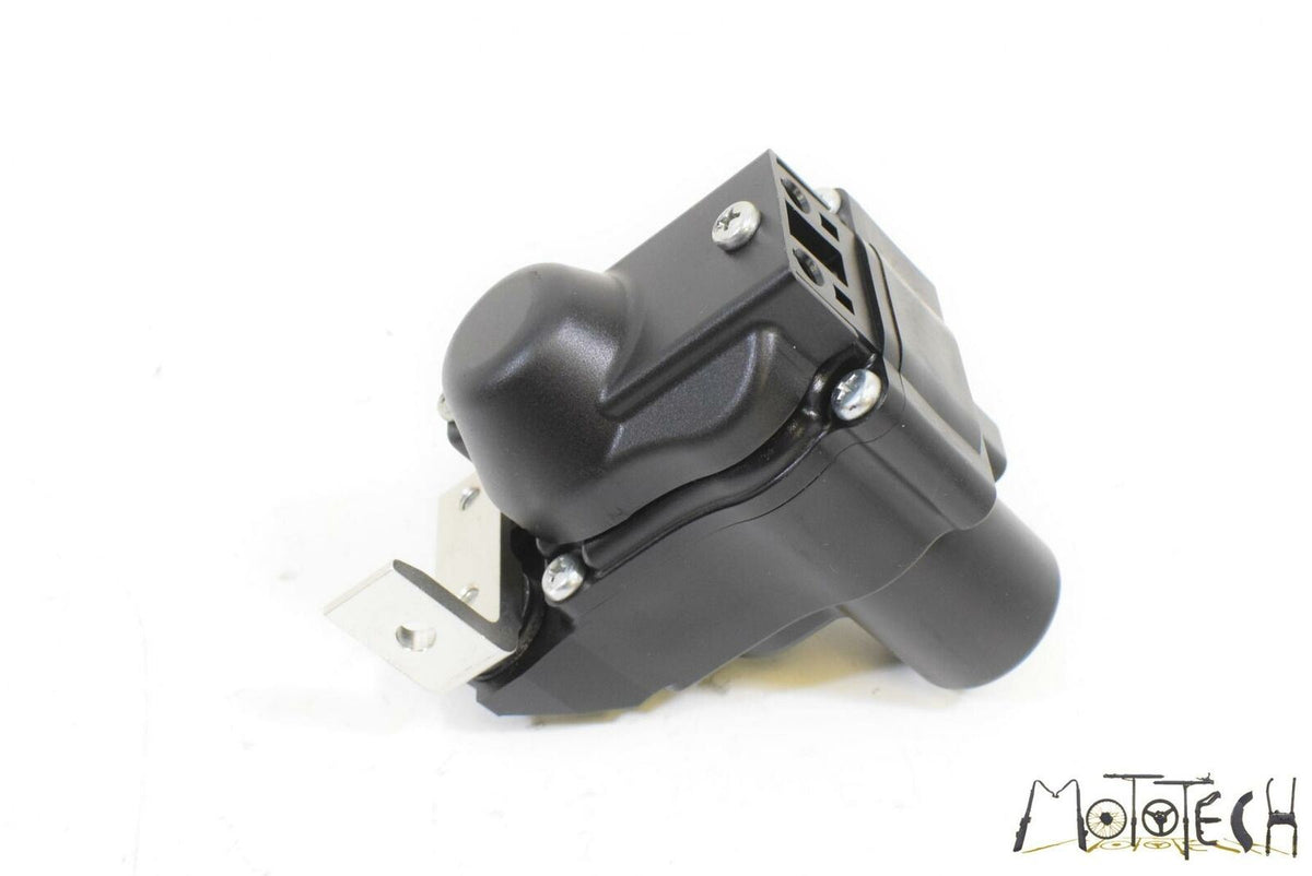 2016 Yamaha R1 YZFR1 S Exhaust Valve Actuator Servo Motor 2CR-85820-00-00 {{ shop.shopifyCountryName }} - Mototech271