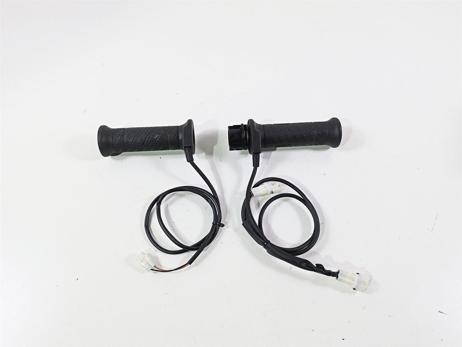 2017 KTM 1290 Super Duke GT Left Right Heated Hand Grip Set {{ shop.shopifyCountryName }} - Mototech271