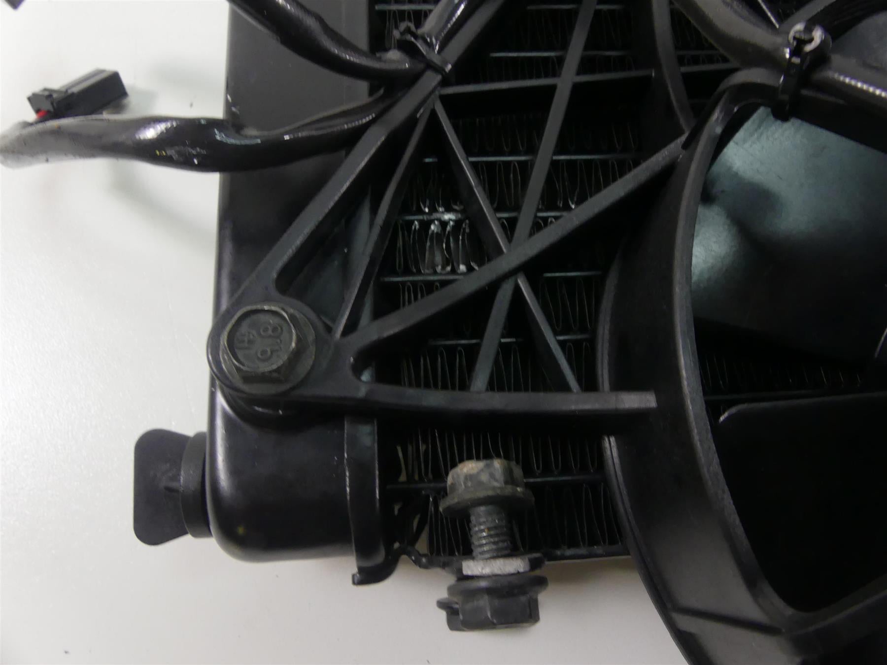 2006 Harley VRSCD Night Rod Radiator Fans Reservoir Hoses Set 26722-04 {{ shop.shopifyCountryName }} - Mototech271