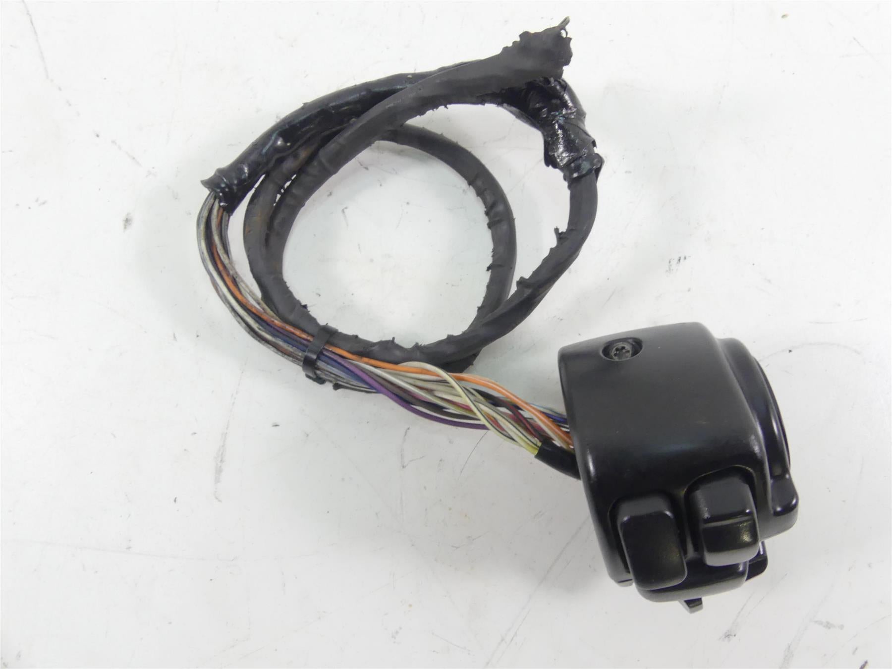 2011 Harley Touring FLTRU Road Glide Right Cruise Control Switch -Read 71682-06A {{ shop.shopifyCountryName }} - Mototech271