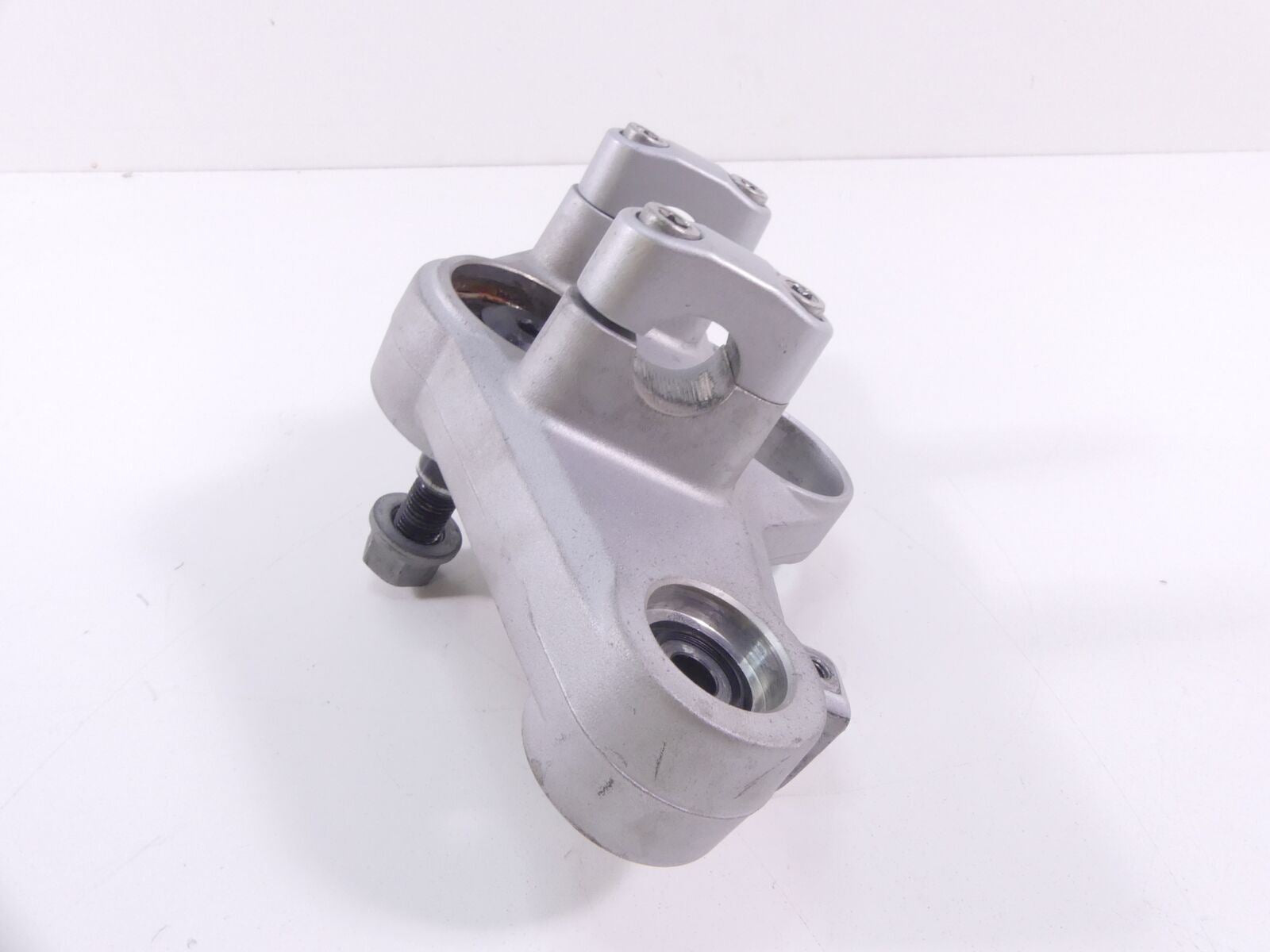 2008 BMW R1200R K27 Showa Upper Triple Tree Steering Clamp + Riser 31428520326 {{ shop.shopifyCountryName }} - Mototech271