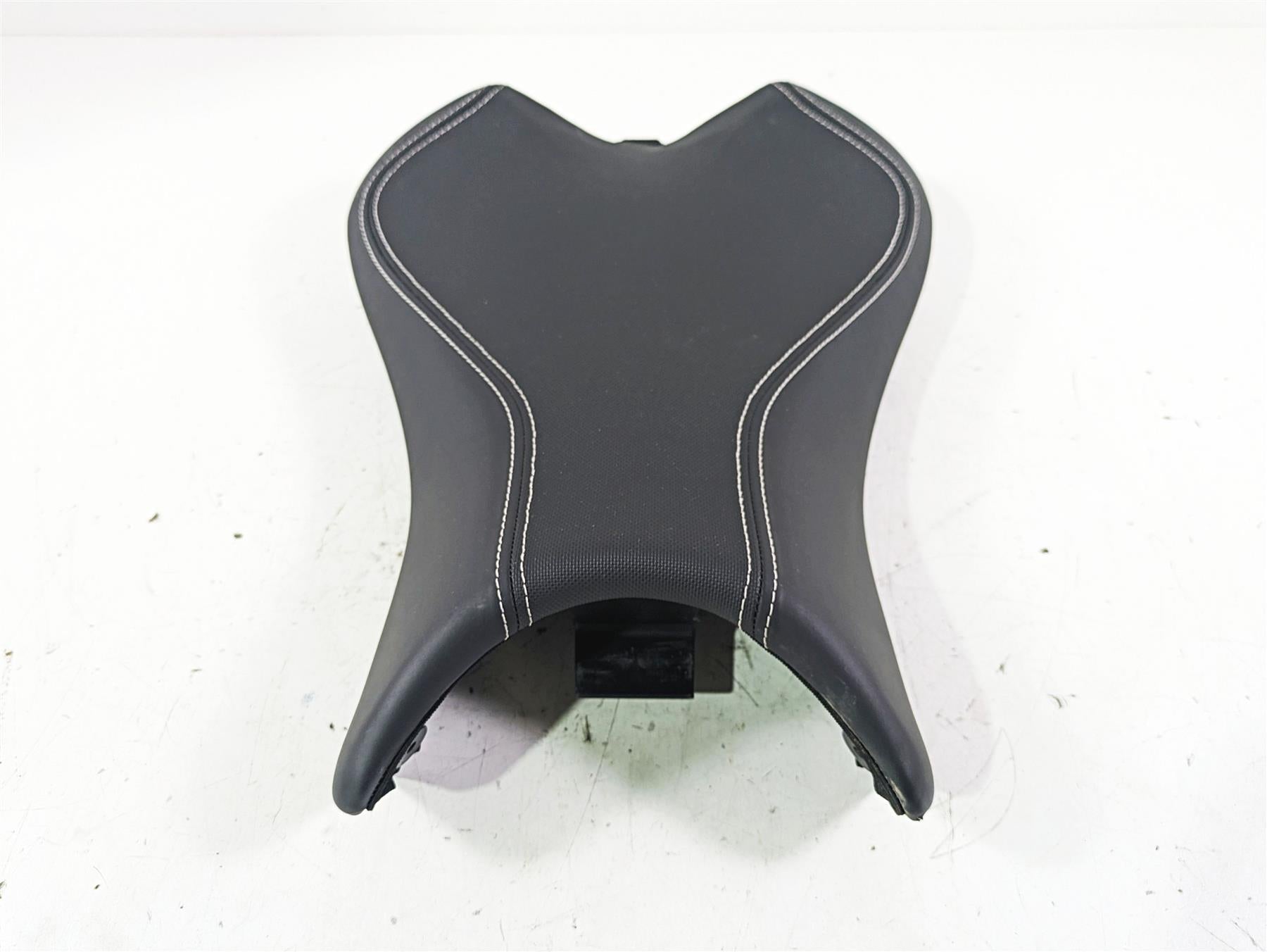 2023 Triumph Street Triple 765 RS Front Driver Rider Seat Saddle - Read T2308430 {{ shop.shopifyCountryName }} - Mototech271