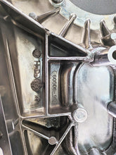 Load image into Gallery viewer, 2000 Harley FXSTS Softail Springer Outer Primary Drive Clutch Cover 60506-99
