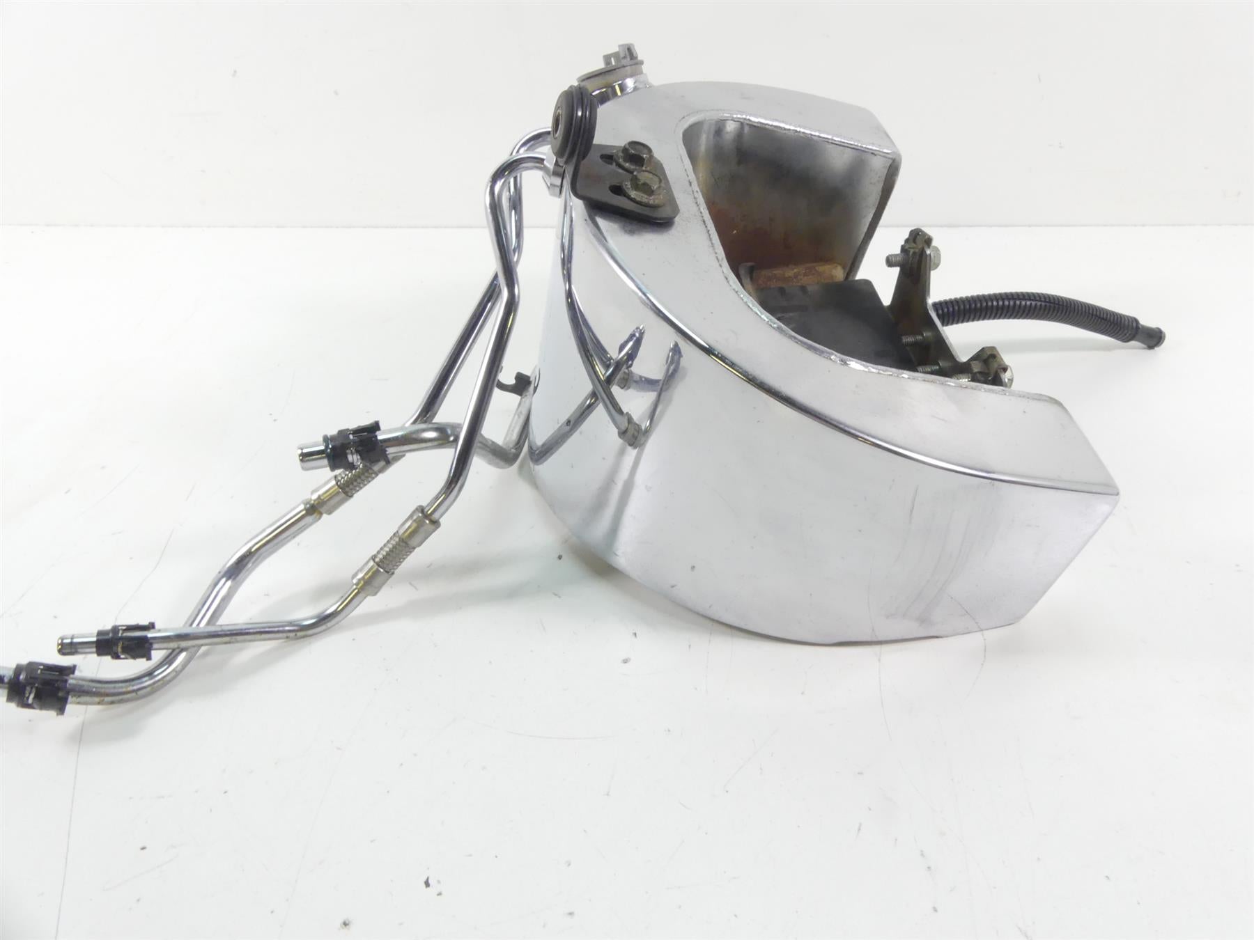 2004 Harley Softail FLSTFI Fat Boy Chrome Oil Tank Reservoir + Hoses 62498-00A {{ shop.shopifyCountryName }} - Mototech271