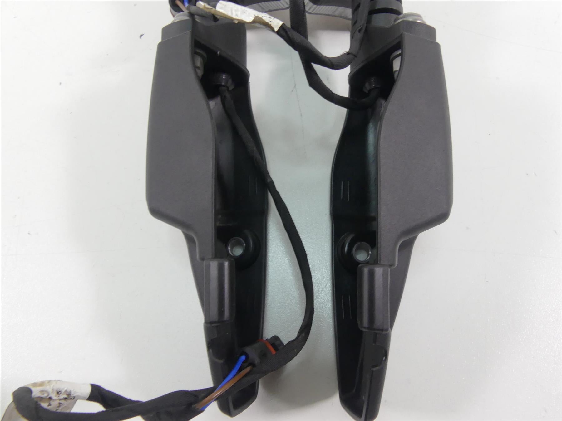 2017 BMW RnineT Racer K32 Front Blinker & Mounts Set 63138534357 63138534356 {{ shop.shopifyCountryName }} - Mototech271