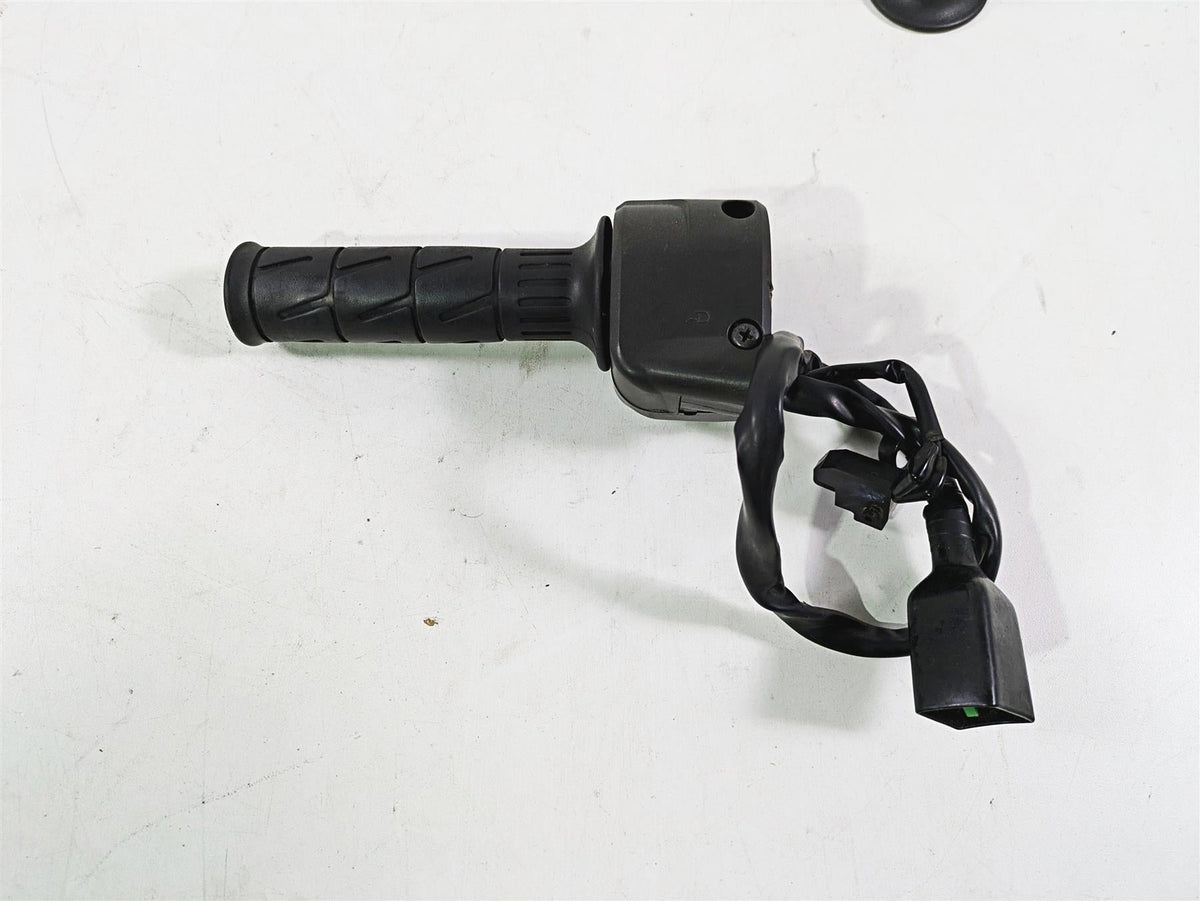 2009 Kawaski EX250 Ninja 250R Right Hand Start Kill Control Switch 46091-0157 {{ shop.shopifyCountryName }} - Mototech271