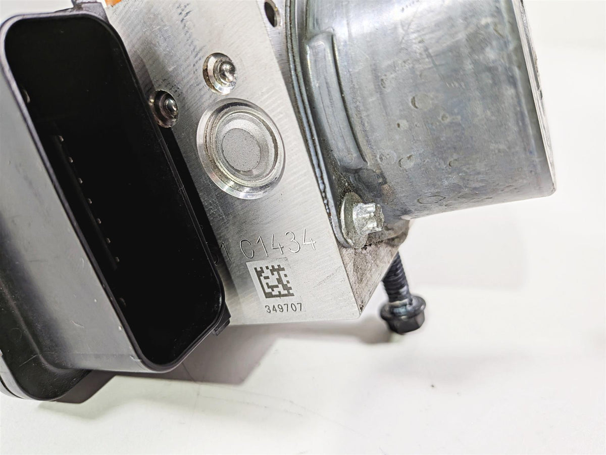 2019 Ducati Panigale V4S V4 S Corse Abs Brake Pump Module Unit 1K 54240781A {{ shop.shopifyCountryName }} - Mototech271