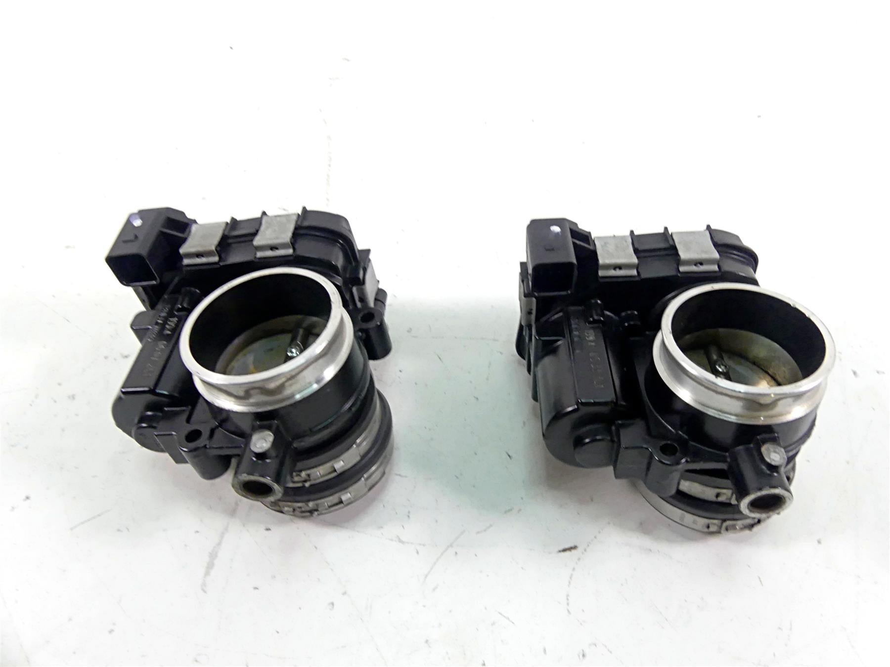 2015 BMW R1200GS GSW K50 Throttle Body Bodies Set 13548564959 {{ shop.shopifyCountryName }} - Mototech271