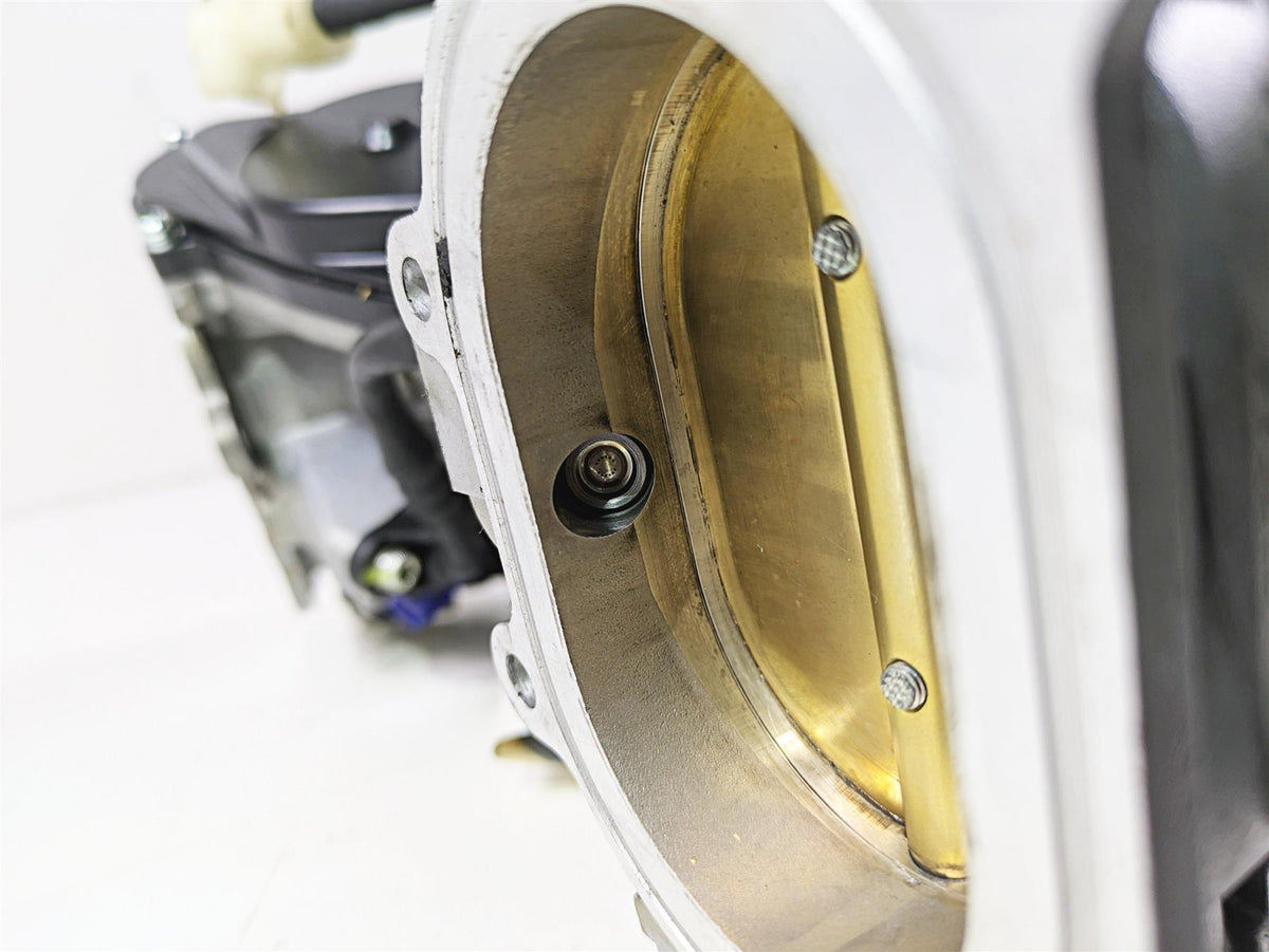 2015 Ducati Panigale 1299 S Throttle Body Set & Air Box Cover 28240893A {{ shop.shopifyCountryName }} - Mototech271
