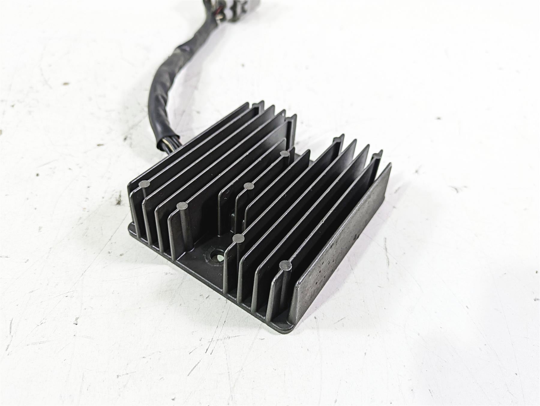 2018 Suzuki GSX1300 R Hayabusa Rectifier Voltage Regulator SH820AE 32800-10G40 {{ shop.shopifyCountryName }} - Mototech271