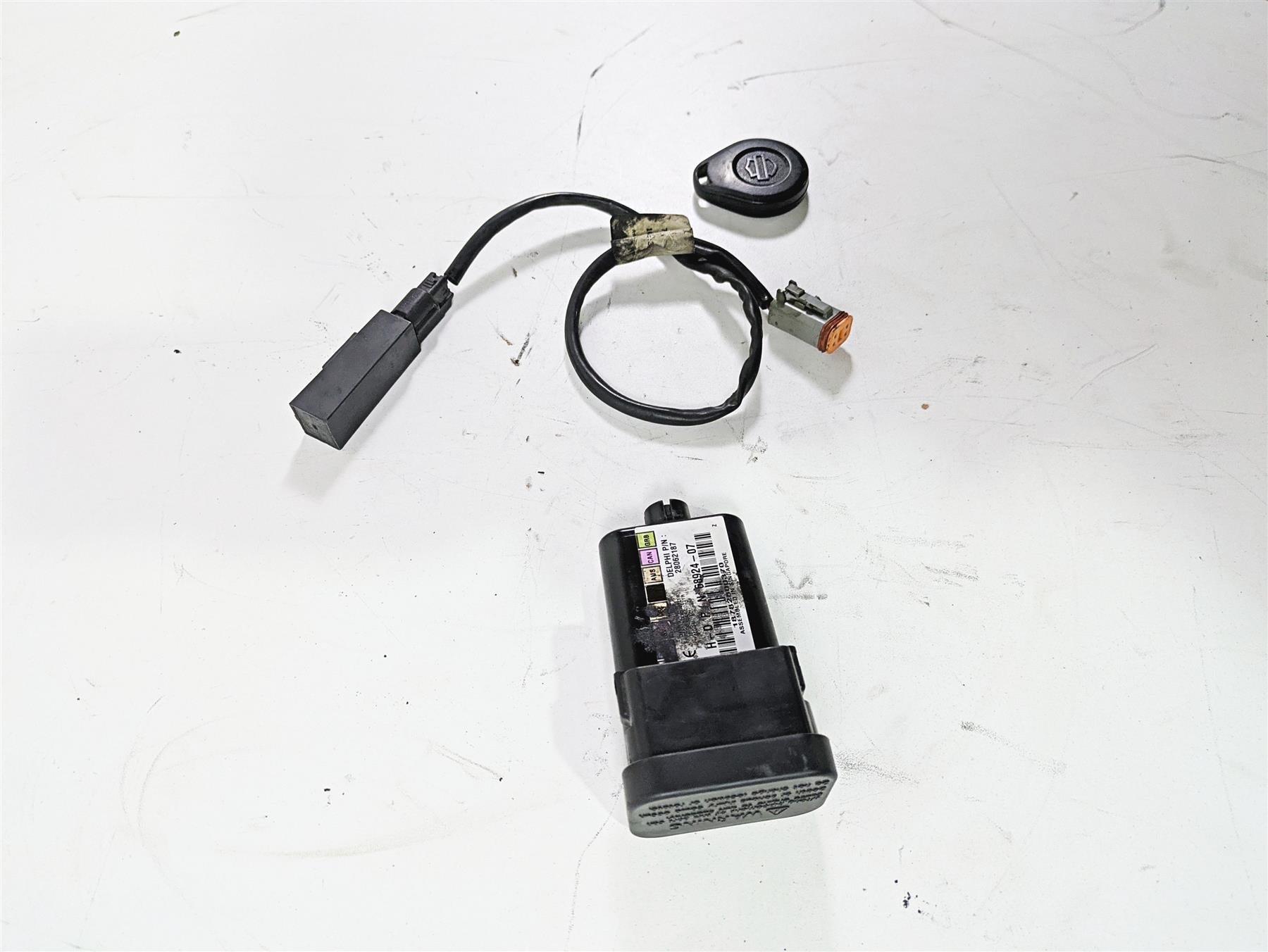 2009 Harley Touring FLHX Street Glide Tssm Security Module Fob Antenna 68924-07 {{ shop.shopifyCountryName }} - Mototech271