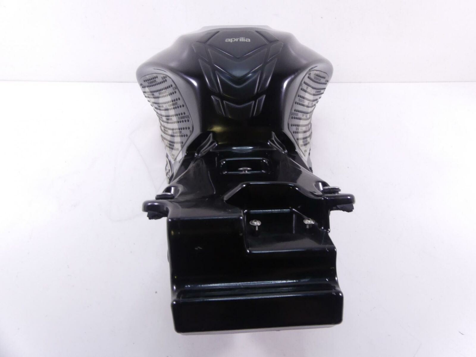 2016 Aprilia RSV 1100 Tuono V4 RR Fuel Gas Petrol Tank & Cover 2H000880000Z4 {{ shop.shopifyCountryName }} - Mototech271