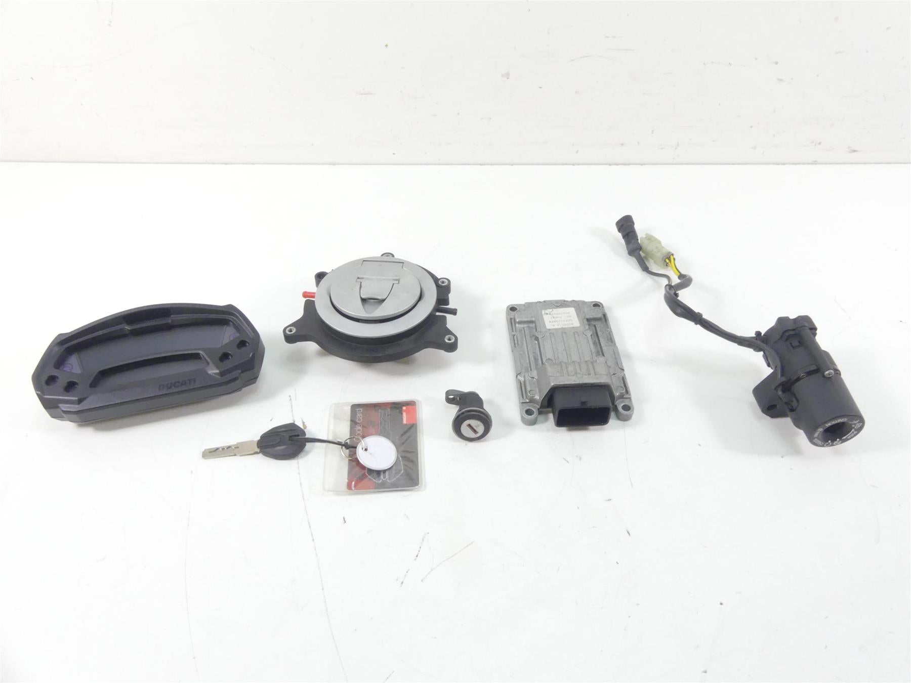 2009 Ducati Monster 1100 S Cdi Ecu Speedo Gauges Ignition Switch Key 40610703A
