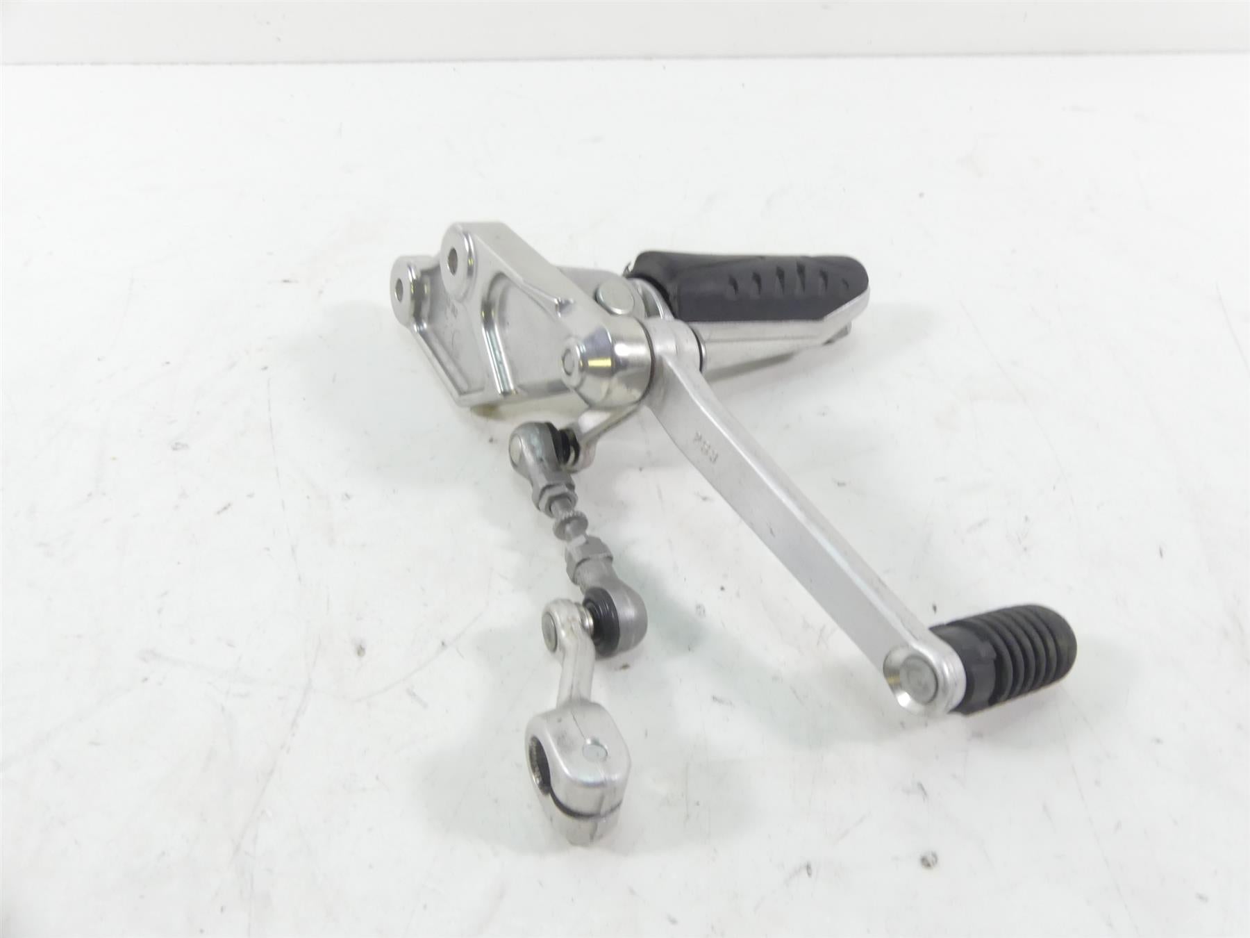 2013 Yamaha VMX17 V-Max 1700 Left Footpeg Foot Peg + Shifter Set 2S3-27442-00-00 {{ shop.shopifyCountryName }} - Mototech271
