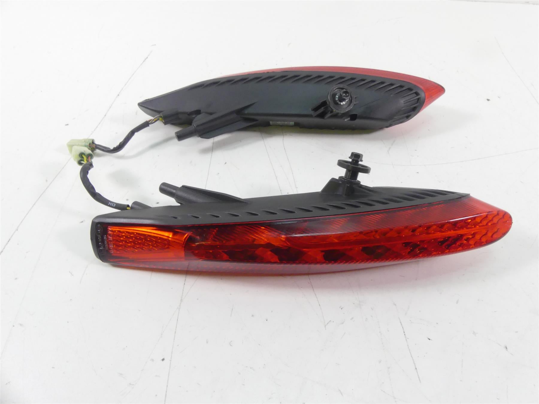 2015 Ducati Diavel Carbon Red Taillight Tail Light Rear Brake Lamp Set 52510413A {{ shop.shopifyCountryName }} - Mototech271