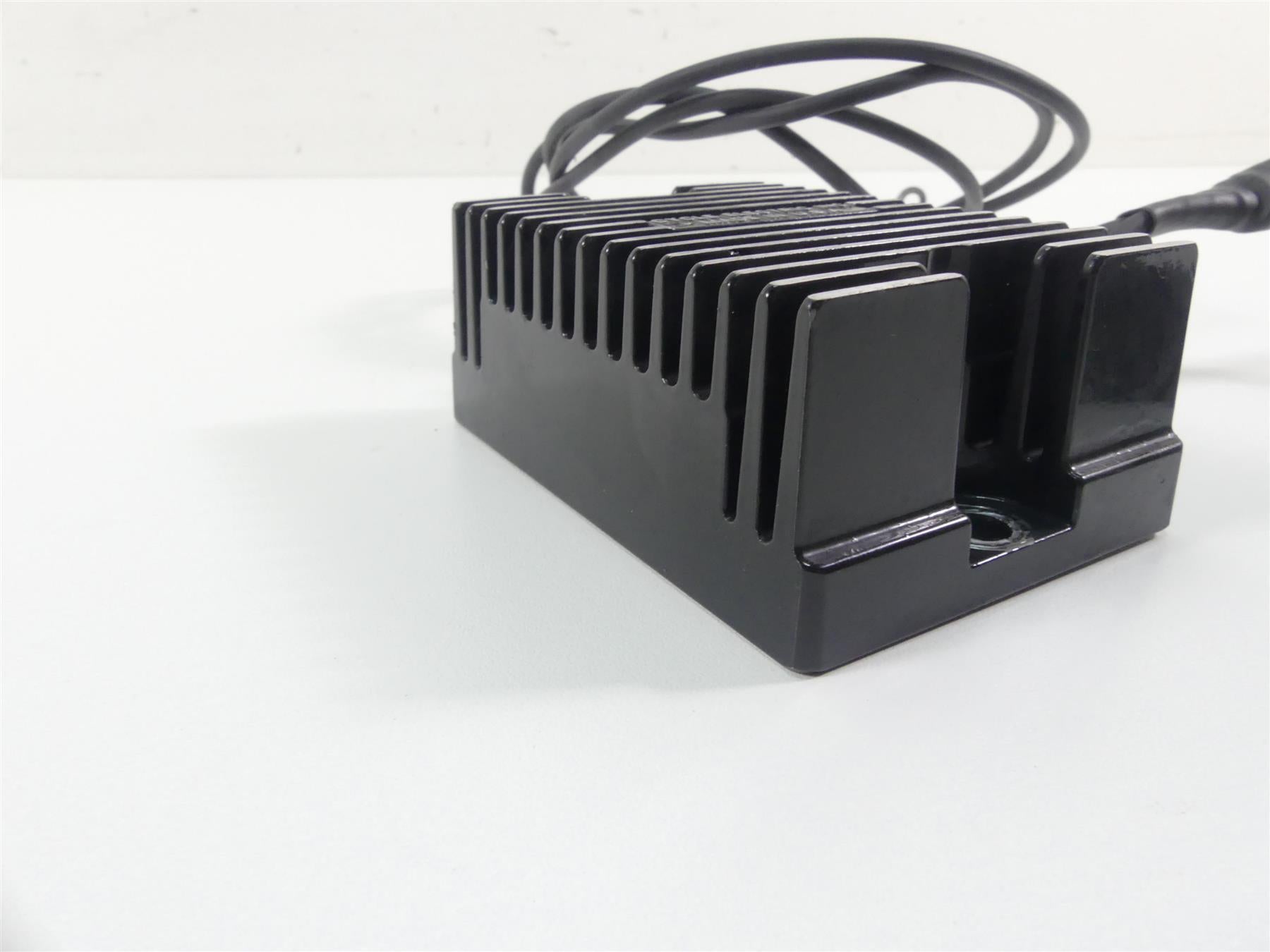 1999 Harley Dyna FXDL Low Rider Rectifier Voltage Regulator 74518-99A {{ shop.shopifyCountryName }} - Mototech271