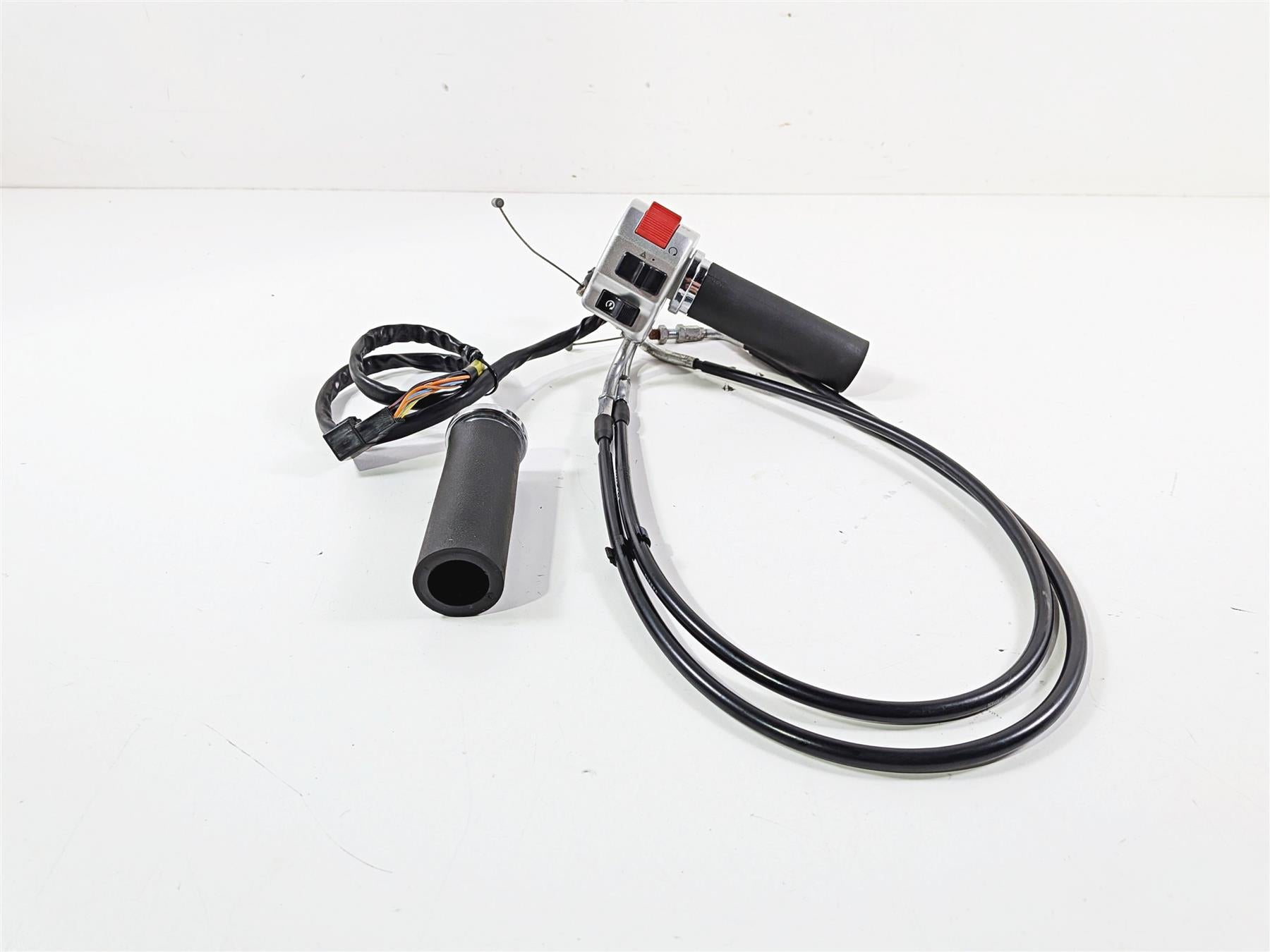 2005 Suzuki VZ800 M50 Boulevard Right Hand Control Switch -Read 37200-39G50 {{ shop.shopifyCountryName }} - Mototech271