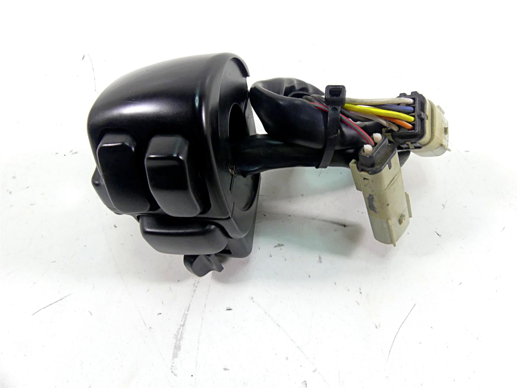 2007 Harley Touring FLHRC Road King Left Hand Cruise Control Switch 71682-06A | Mototech271