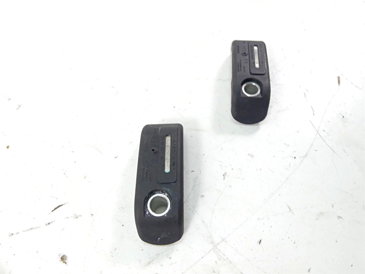 2019 Indian Chieftain Classic Tire Pressure Sensor Set 2412417 2208712 {{ shop.shopifyCountryName }} - Mototech271