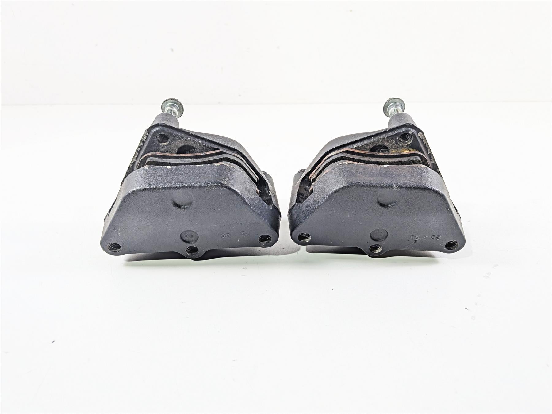 2000 Harley Touring FLHRCI Road King Front Brake Caliper Set 44023-00C 44046-00D {{ shop.shopifyCountryName }} - Mototech271