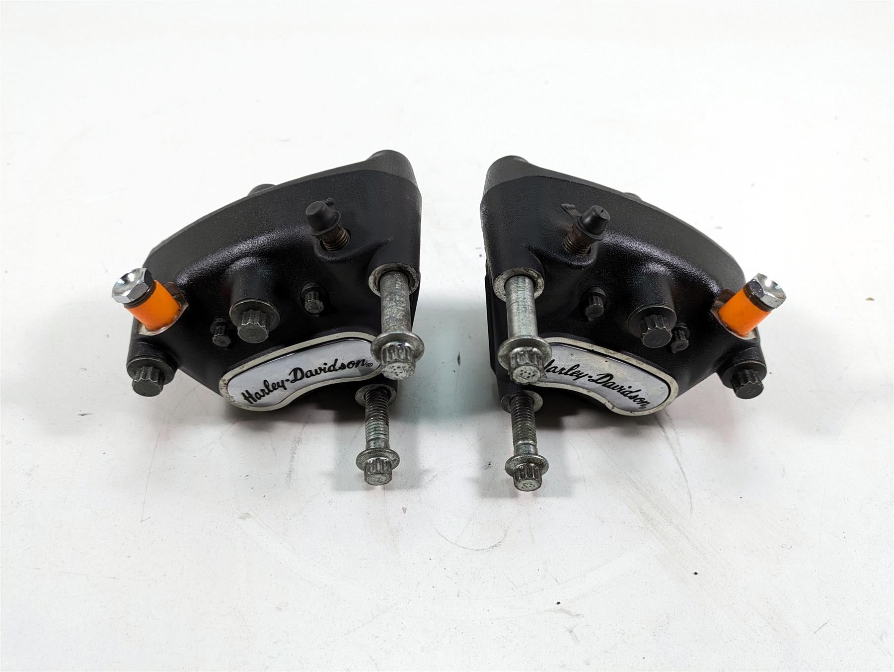 2000 Harley Dyna FXDL Low Rider Front Brake Caliper Set 44023-00C 44046-00D {{ shop.shopifyCountryName }} - Mototech271