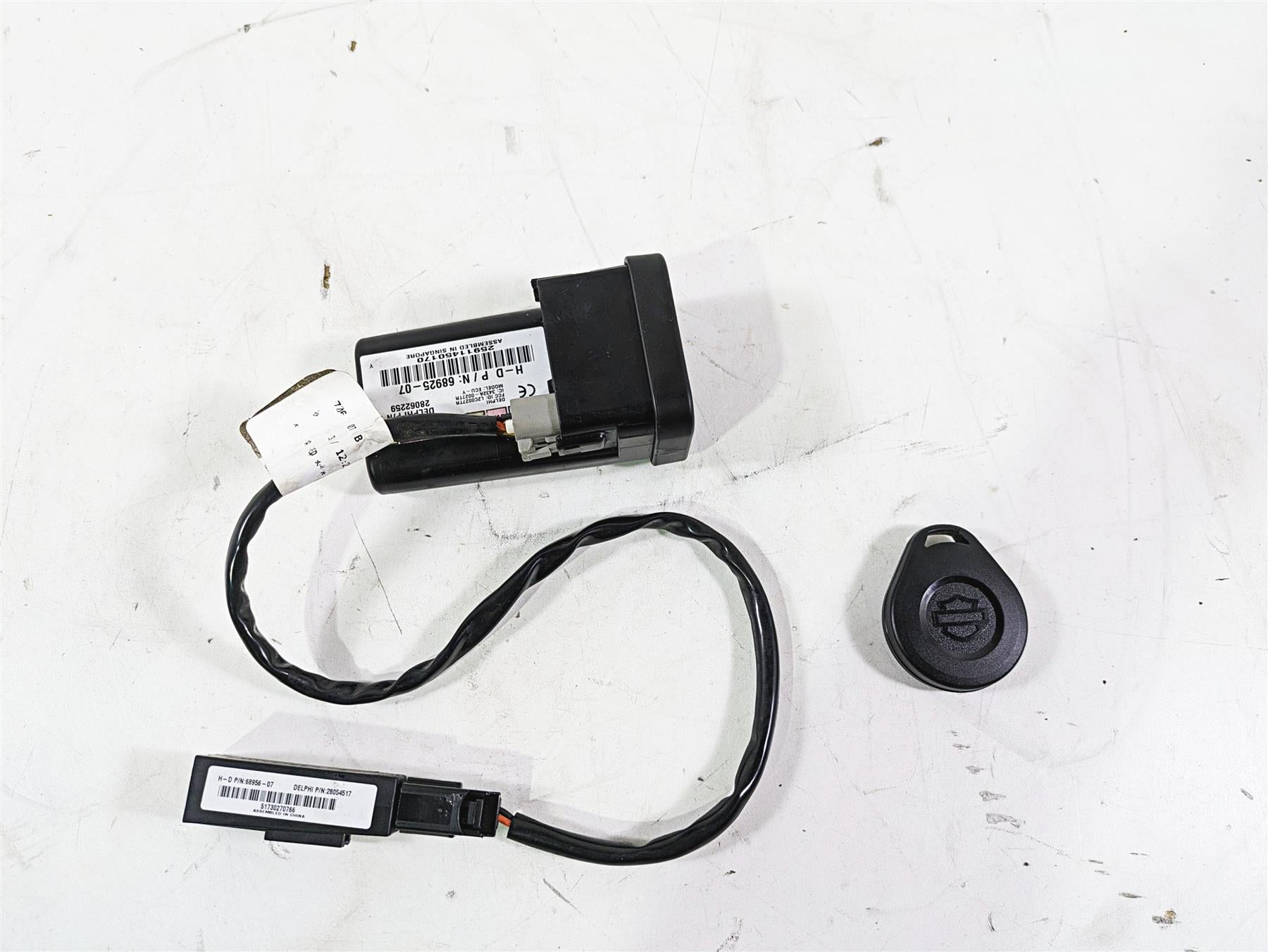2013 Harley VRSCDX Night Rod Sp Tssm Security Control Module & Fob 68925-07 {{ shop.shopifyCountryName }} - Mototech271