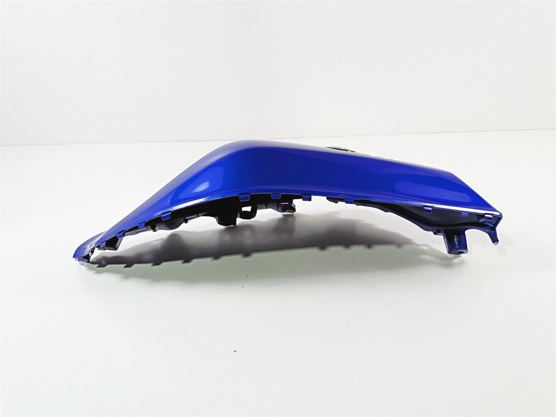2025 Yamaha YZF R7 Oem Blue Left Side Tank Cover Fairing BEB-24129-00 {{ shop.shopifyCountryName }} - Mototech271
