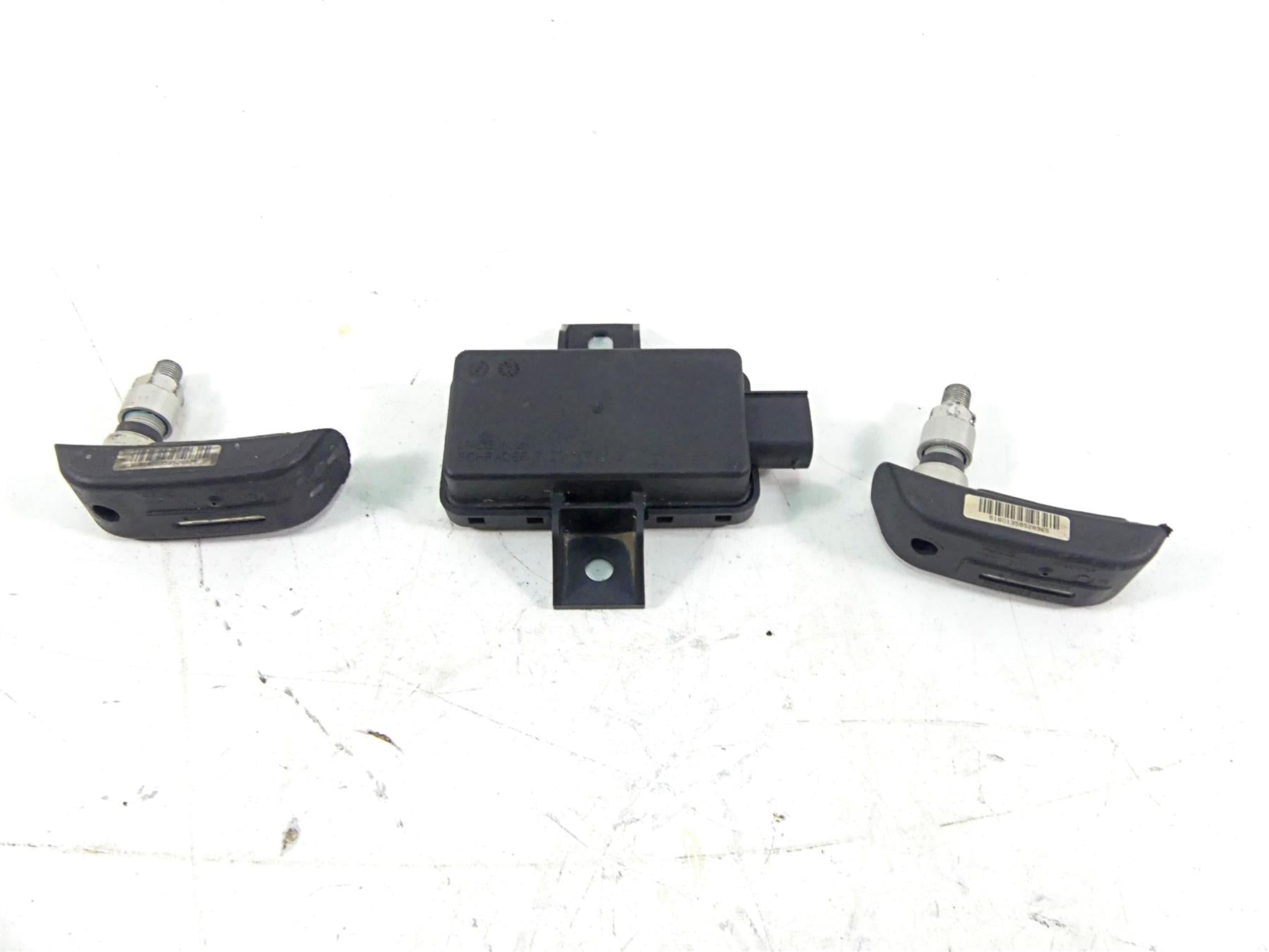 2016 BMW R1200GS Adv K51 Rdc Tire Pressure Module & Tire Sensors 65758546222 {{ shop.shopifyCountryName }} - Mototech271