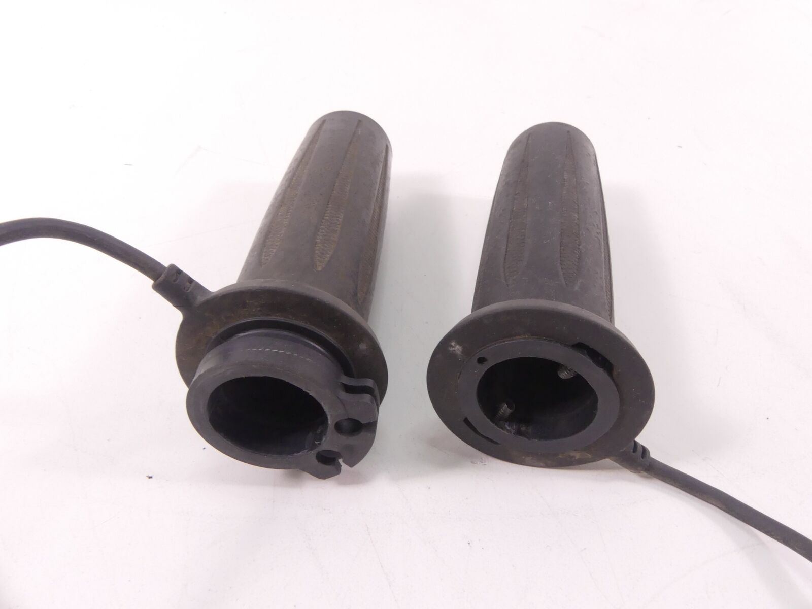2009 Victory Vision Tour Left Right Heated Handlebar Grip Set 5413494 5413493 {{ shop.shopifyCountryName }} - Mototech271