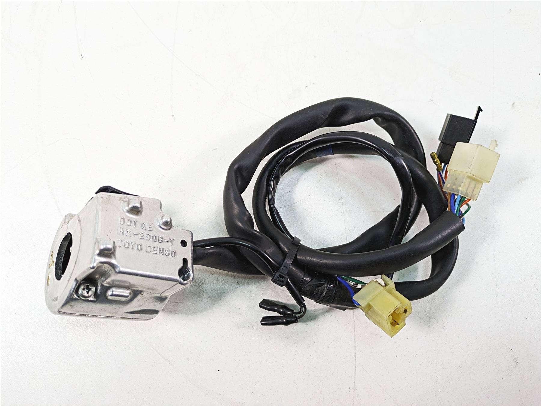 2006 Honda VT1100 C2 Shadow Left Hand Control Switch Light Horn 35020-MCK-A00 {{ shop.shopifyCountryName }} - Mototech271