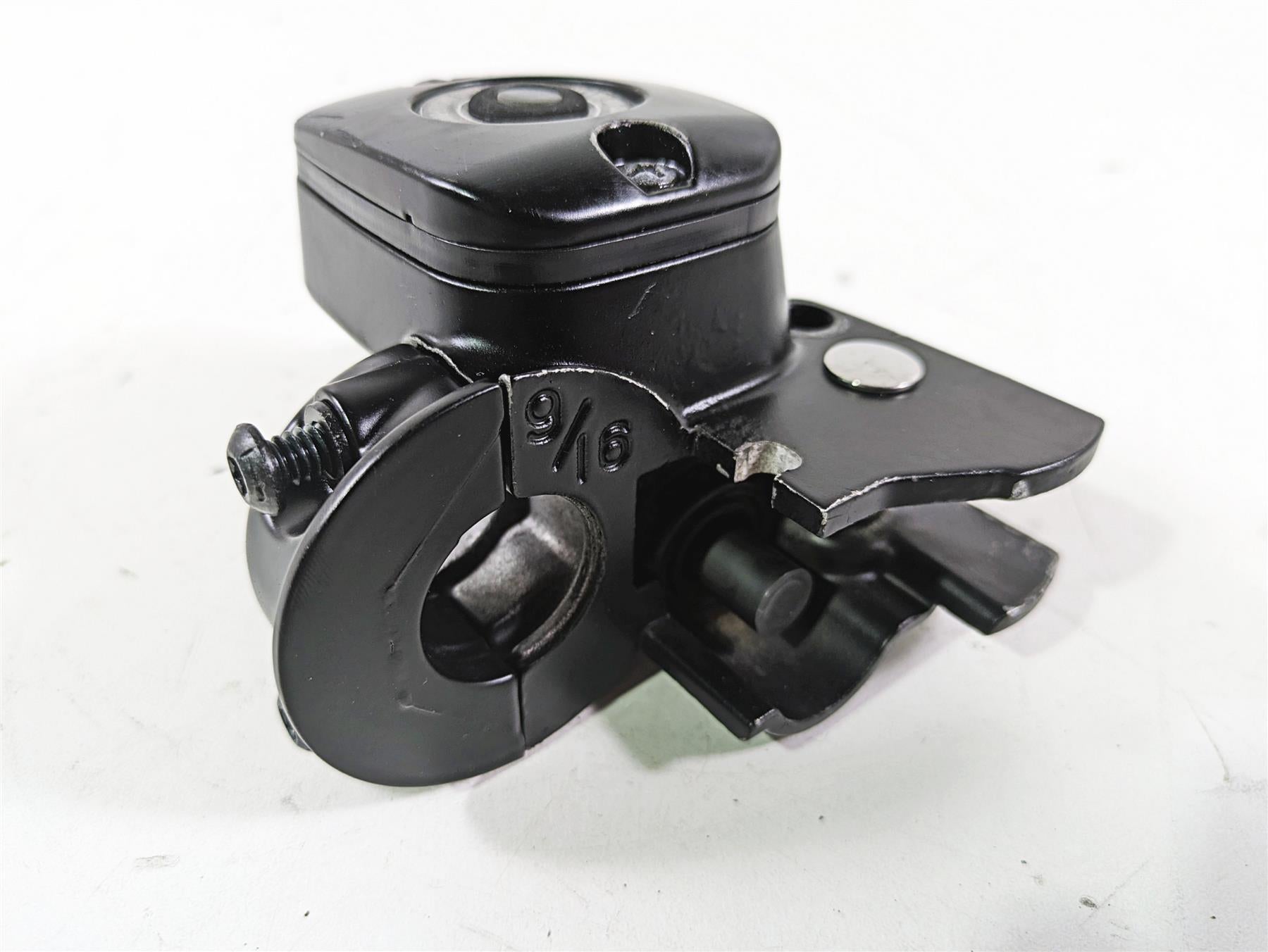 2003 Harley Dyna FXDL Low Rider 100TH Front Brake Master Cylinder 45019-96E {{ shop.shopifyCountryName }} - Mototech271