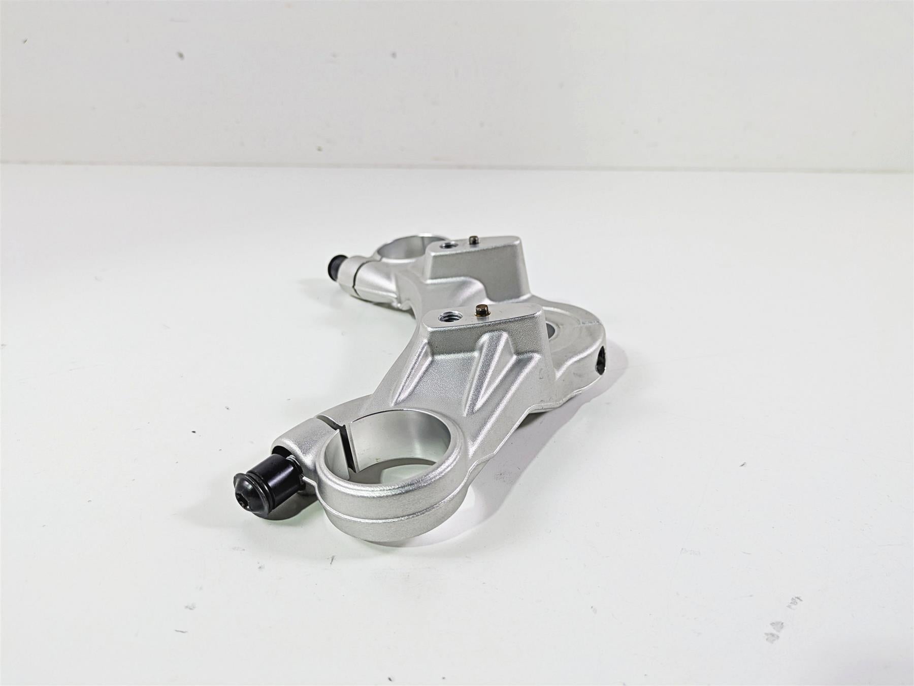 2018 BMW R nineT Urban GS K33 Upper Triple Tree Steering Clamp 31428558709 {{ shop.shopifyCountryName }} - Mototech271