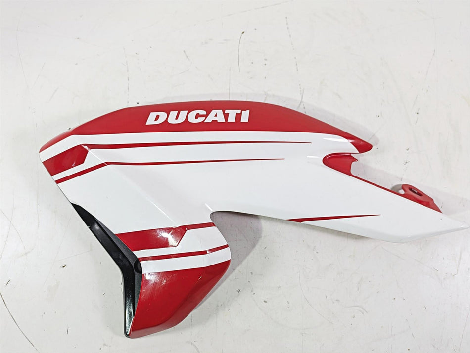 2018 Ducati Hypermotard 939 SP Left Tank Fairing Cover READ 480P5682CK {{ shop.shopifyCountryName }} - Mototech271