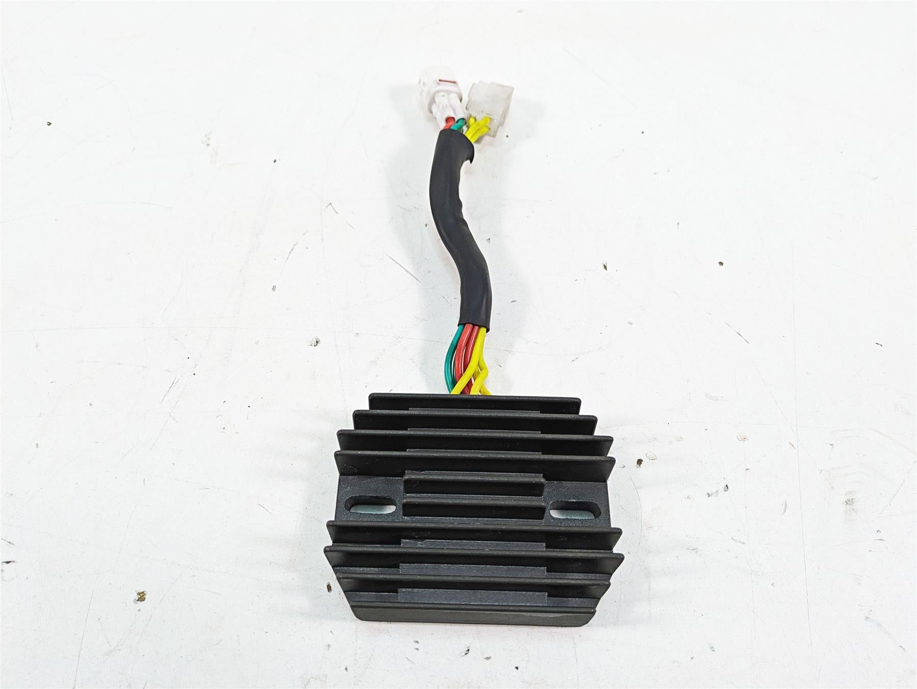 2009 Suzuki GSXR750 K9 Voltage Regulator Rectifier 32800-18H00 32800-47H00 {{ shop.shopifyCountryName }} - Mototech271