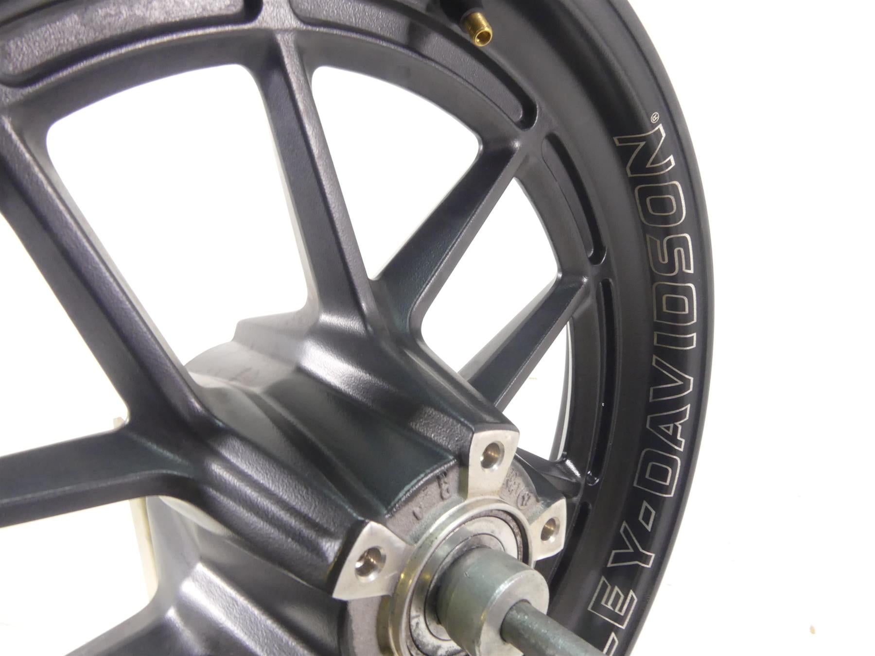 2018 Harley Softail FXFB Fat Bob Nice Straight Front 16x3 Wheel Rim 43300428 {{ shop.shopifyCountryName }} - Mototech271
