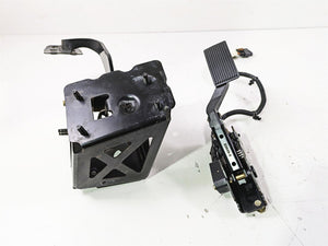 2019 Can Am Maverick X3 XRS Turbo R Foot Pedal Set & Mount 705207621