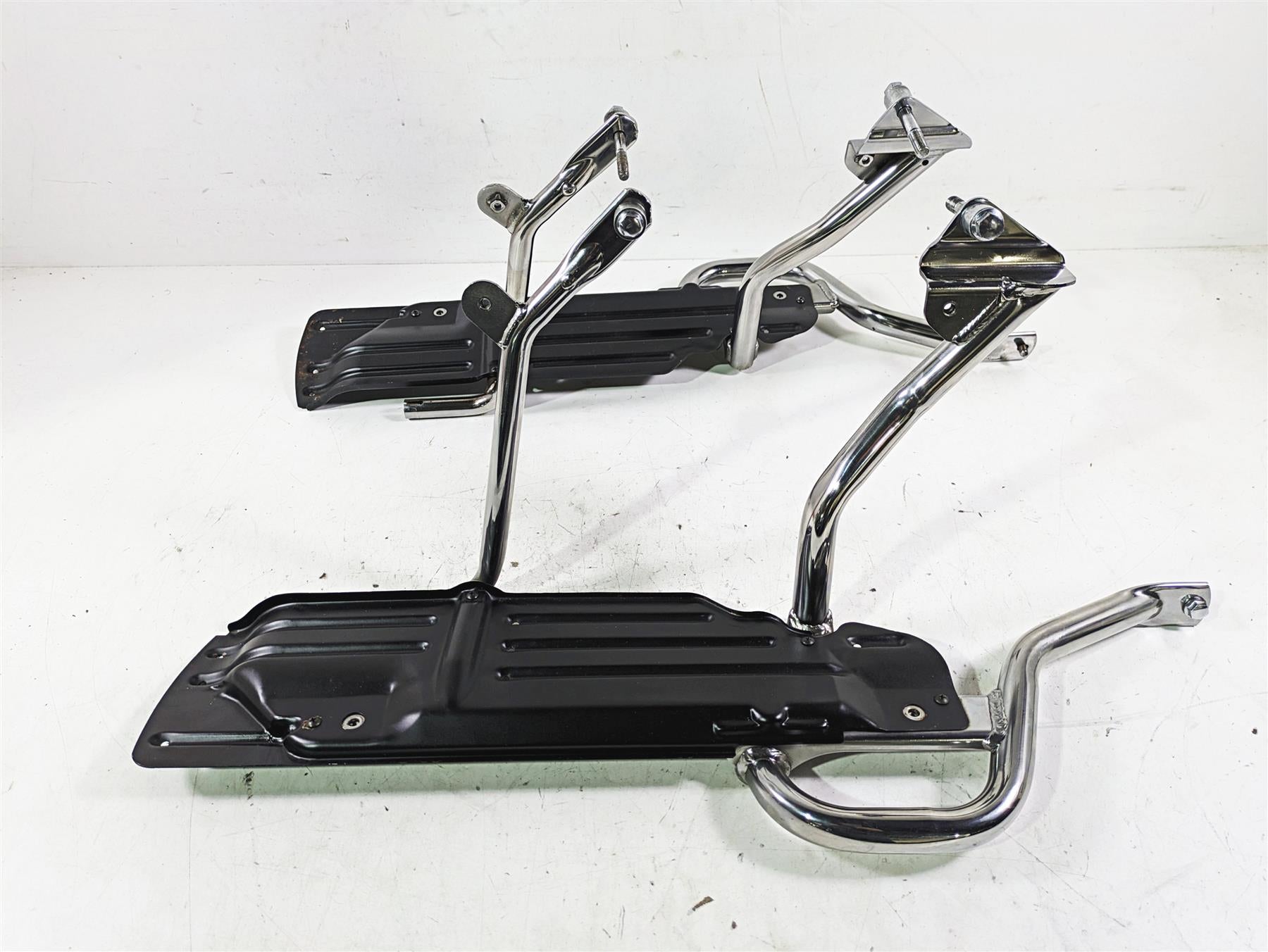 1998 Honda GL1500 Valkyrie Tour Saddlebag Rack Panier Holder Set 84250-MZ0-700 {{ shop.shopifyCountryName }} - Mototech271