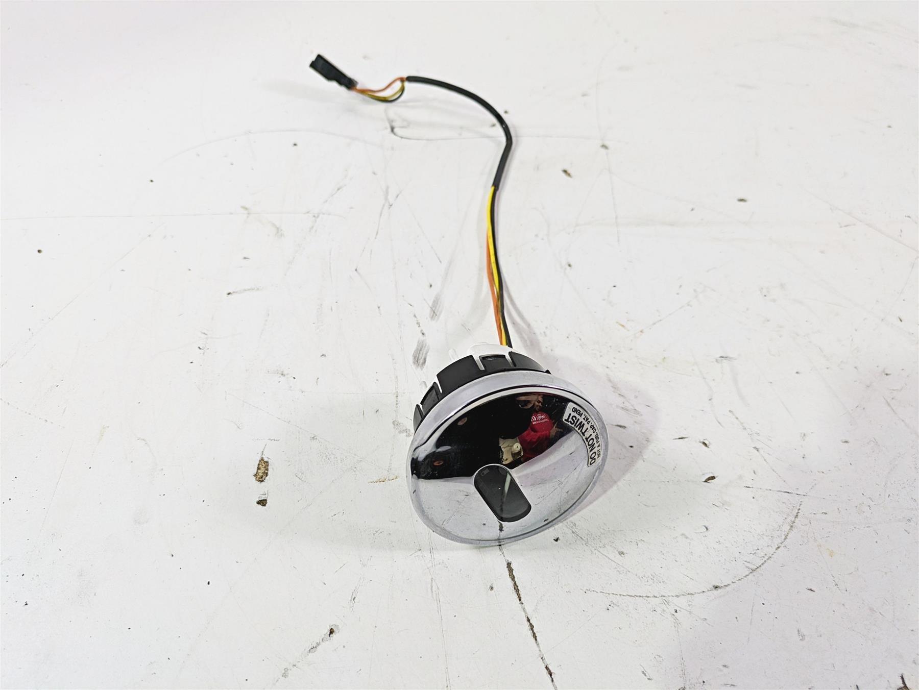 2005 Harley Softail FLSTSCI Heritage Springer Fuel Level Gauge - Read 75053-01B {{ shop.shopifyCountryName }} - Mototech271