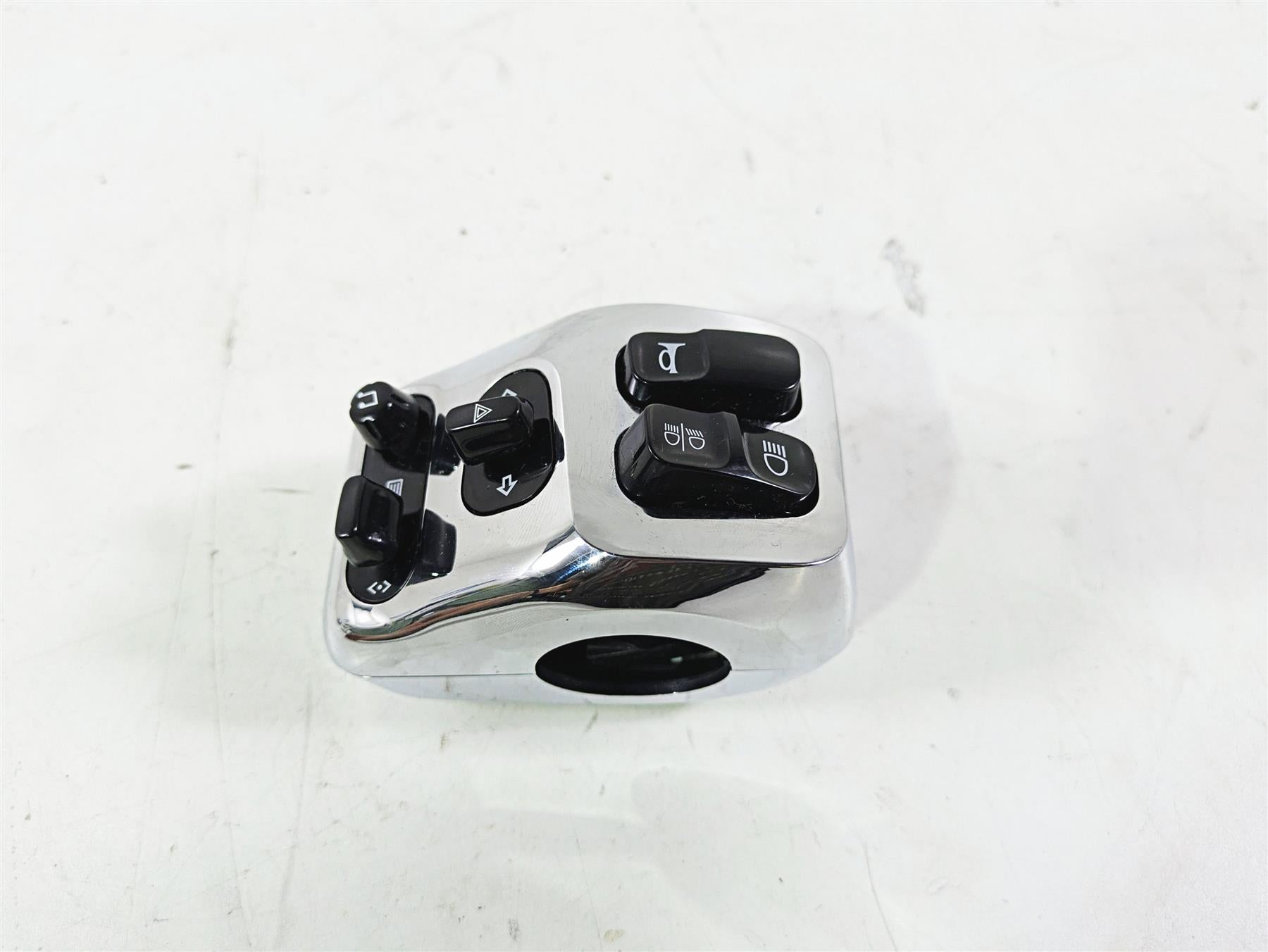 2018 Indian Chieftain Limited Chrome Left Hand Control Switch 4016912 4018465 {{ shop.shopifyCountryName }} - Mototech271