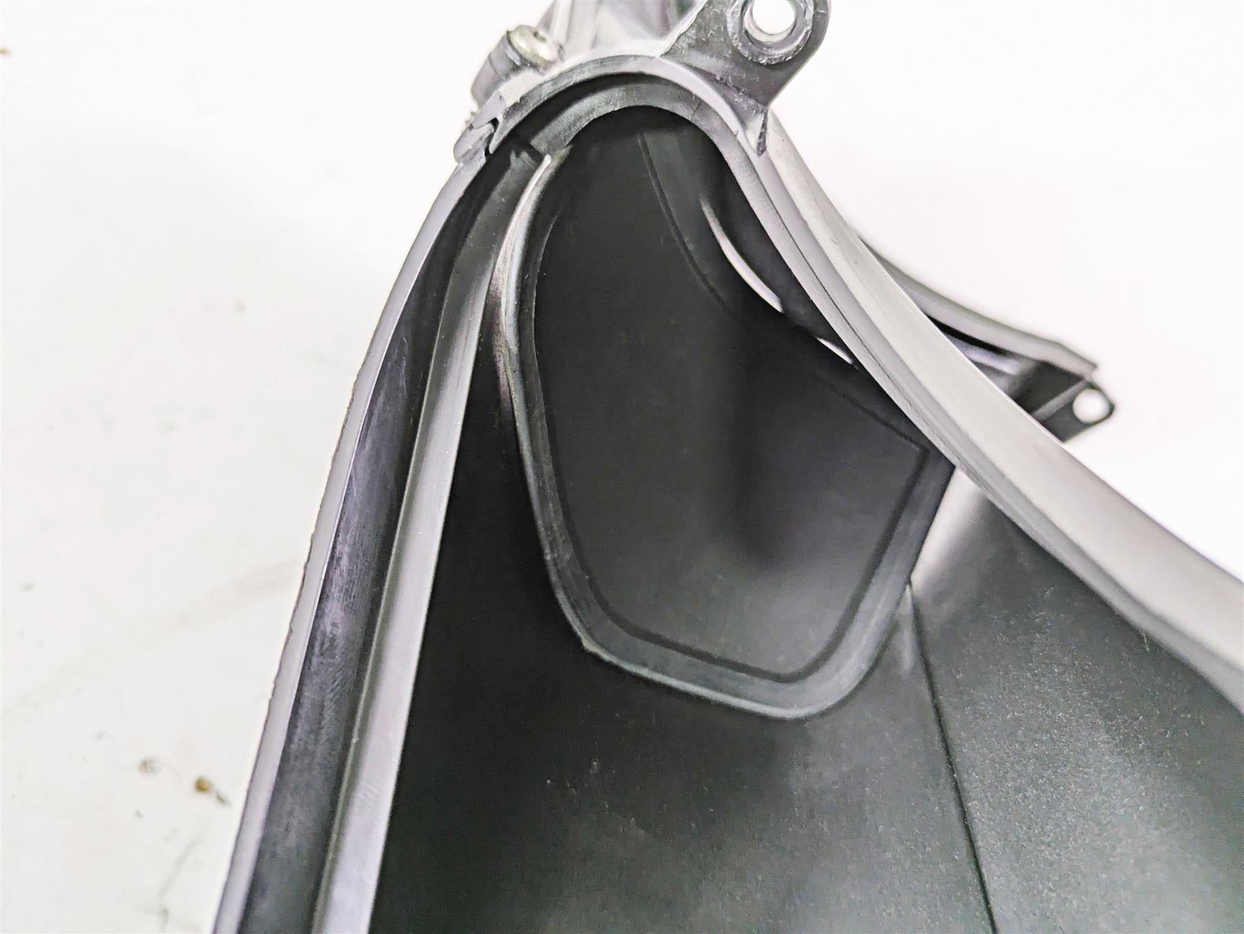 2016 Harley Touring FLTRX Road Glide Right Air Duct Vent Part READ 29200067 {{ shop.shopifyCountryName }} - Mototech271