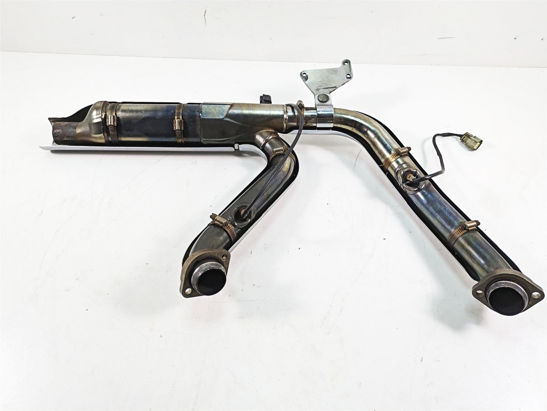 2012 Harley FLD Dyna Switchback Oem Exhaust Header Manifold Pipe Set 65551-12 {{ shop.shopifyCountryName }} - Mototech271
