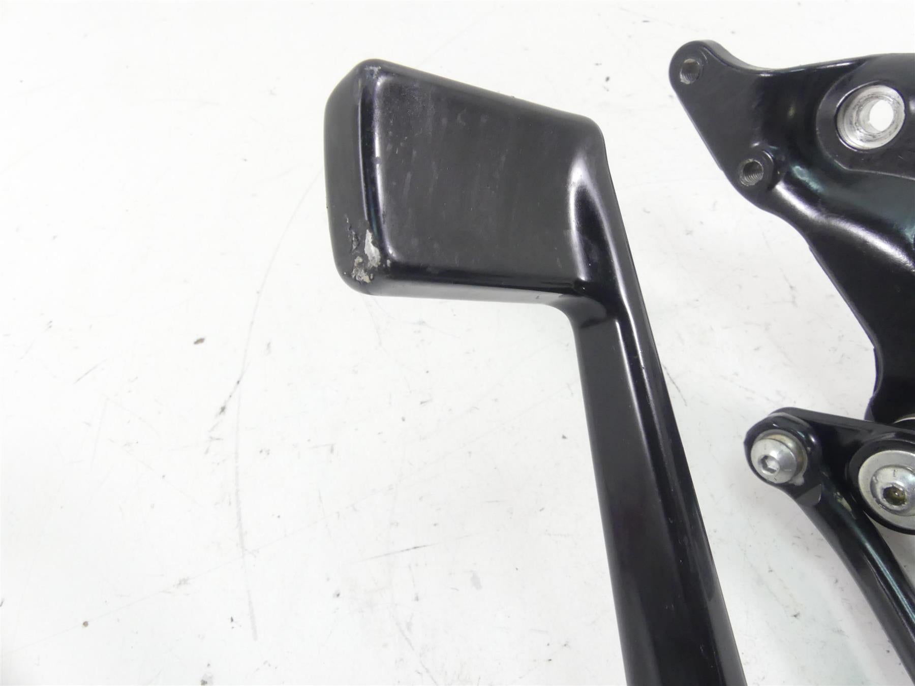 2018 Harley Softail FXBB Street Bob Right Foot Peg & Brake Pedal 50500601 {{ shop.shopifyCountryName }} - Mototech271