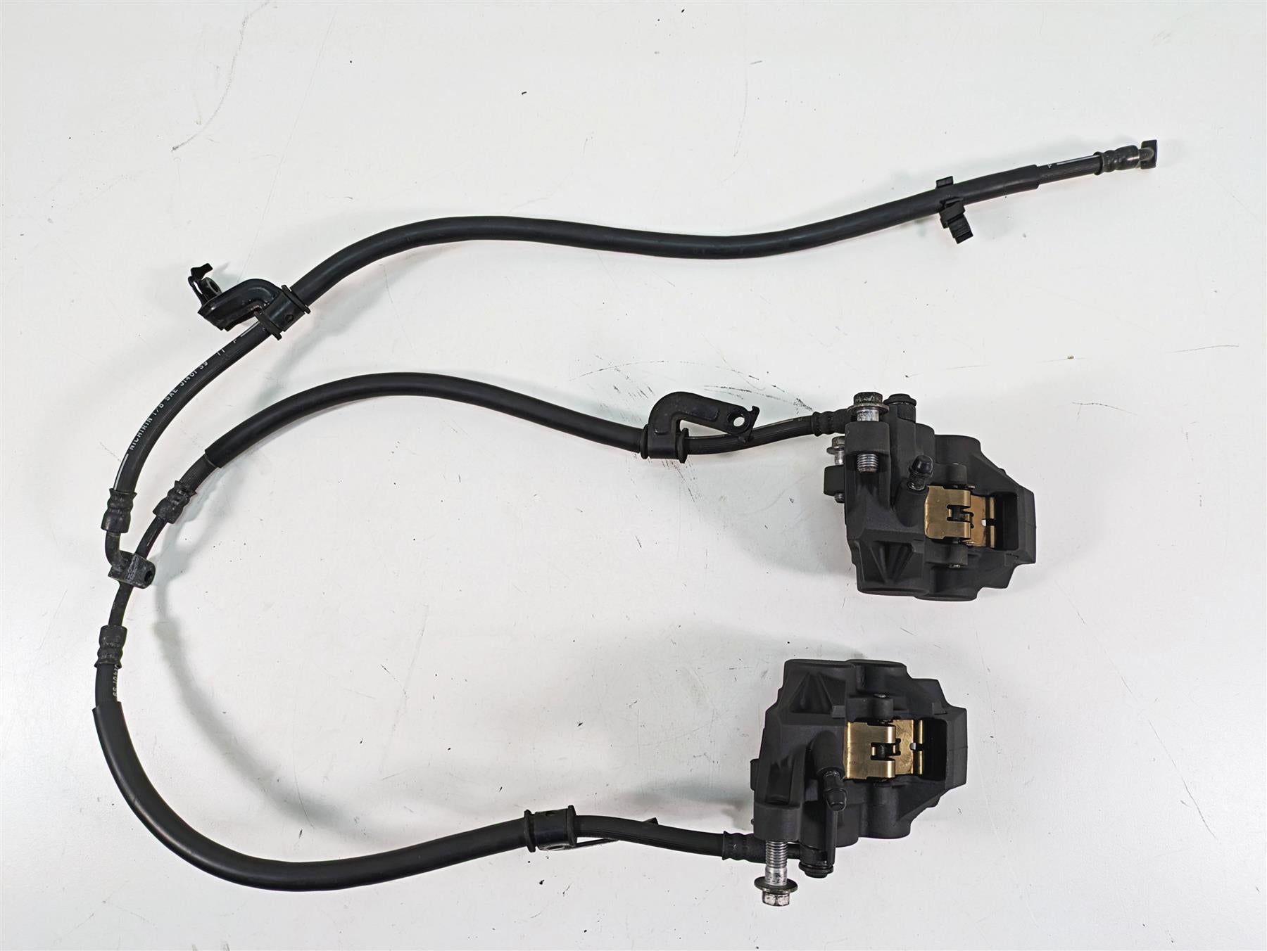 2009 Yamaha XV1900 Raider Front Brake Calipers 1D7-2580T-10-00 1D7-2580U-10-00 {{ shop.shopifyCountryName }} - Mototech271