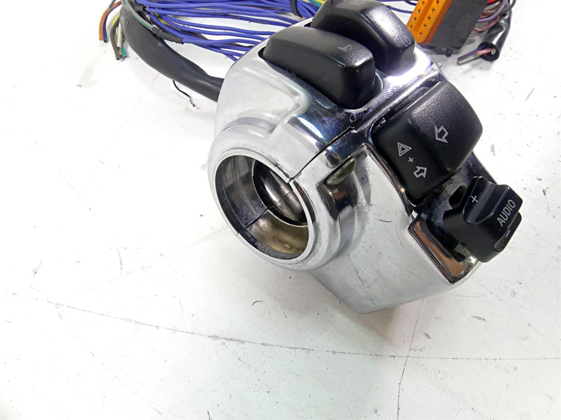 2002 Harley Touring FLHTC Electra Glide Chrome Hand Control Switch Set 71685-06A {{ shop.shopifyCountryName }} - Mototech271
