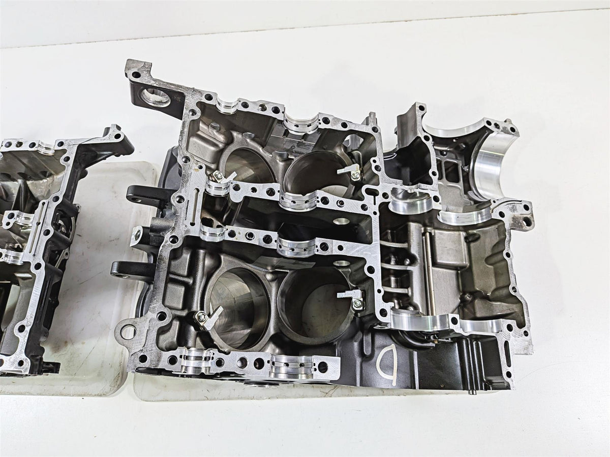 2009 Yamaha VMX17 V-Max 1700 Engine Crank Case Crankcase Set 2S3-15100-11-Mototech271